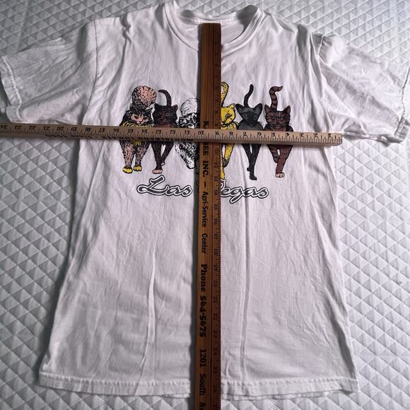 Vintage Las Vegas Cats Graphic Tee Size Medium EUC - Picture 2 of 6